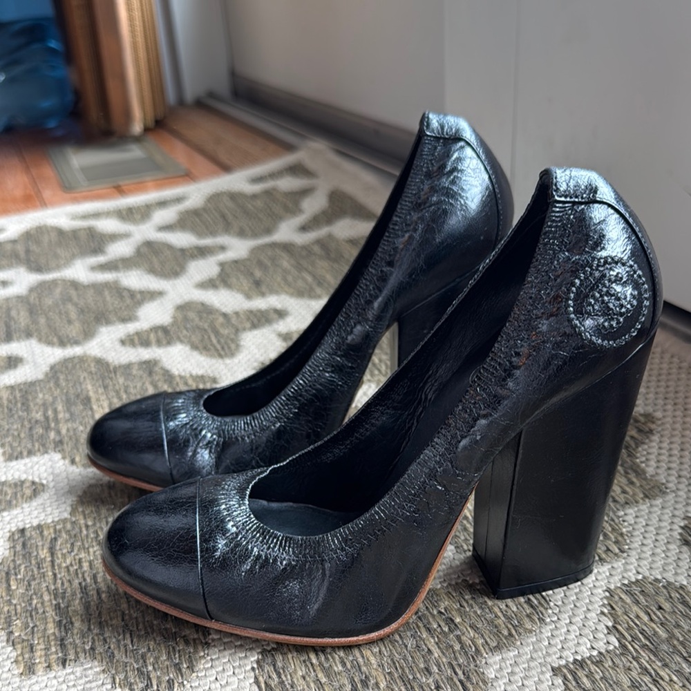 Chanel Pumps/ Heels